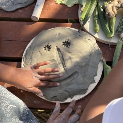 Arty Holiday Club April  