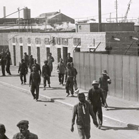  Dylan Thomas in Iran: Reframing colonial oil industry archive imagery